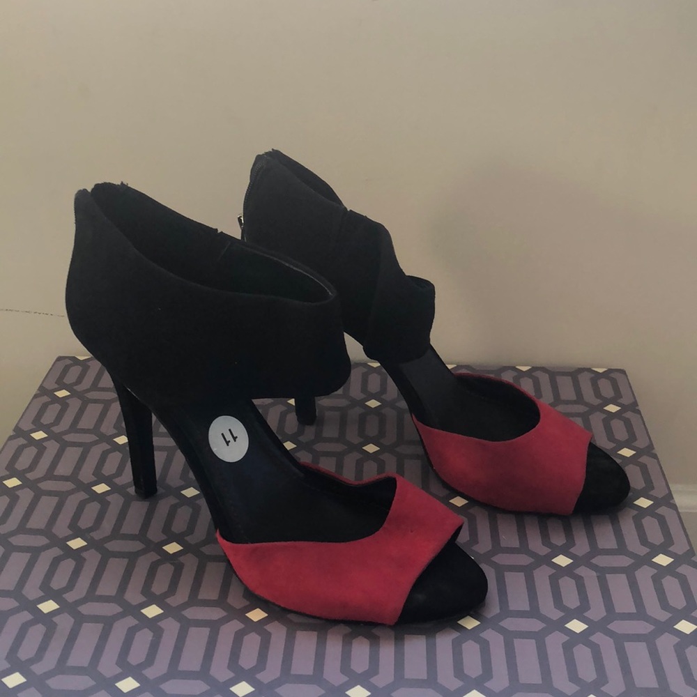 BCBGeneration Red & Black Suede heels